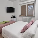 La Tana Dei Corgi B&B Moncrivello