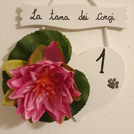 La Tana Dei Corgi לינה וארוחת בוקר Moncrivello