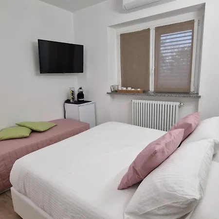 La Tana Dei Corgi Bed & Breakfast Moncrivello